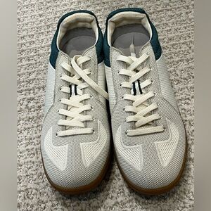 Rothy's Men's Sneakers (7). Fit women 8.5